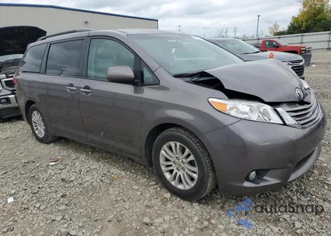 2015 Toyota Sienna Xle z USA, uszkodzony, nr VIN 5TDYK3DC9FS534431
